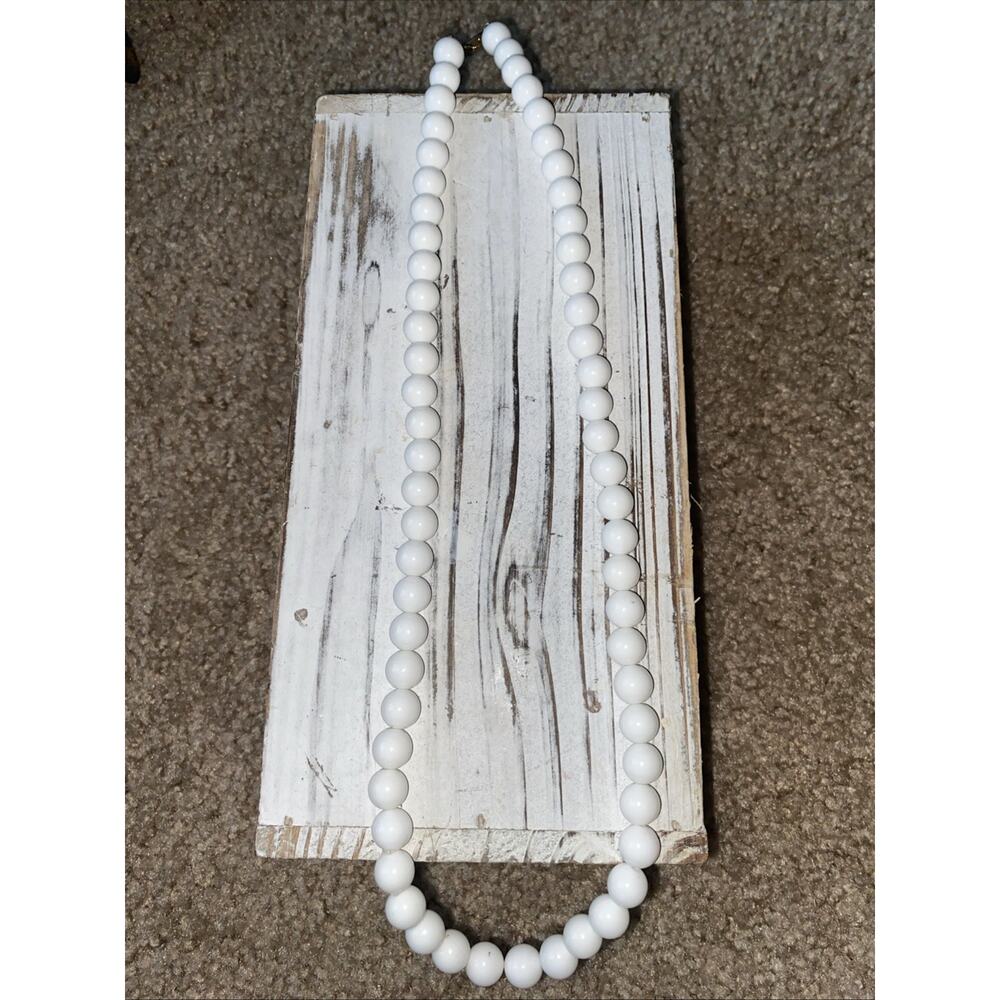 White Beaded Necklace Women’s Clasp Feminine Classic